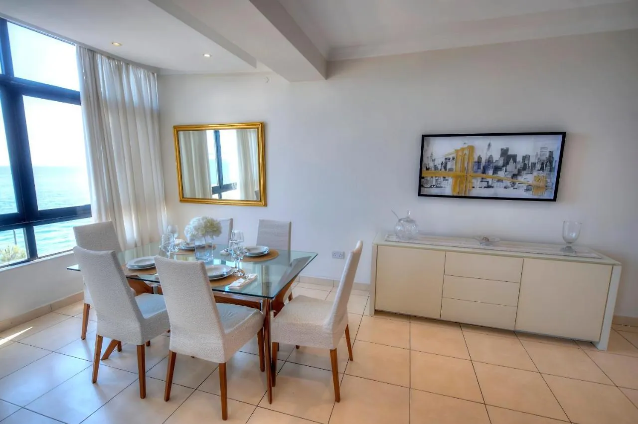 Large Seafront 3 Bedroom Apartment In The Heart Of Sliema - Mmai1-2