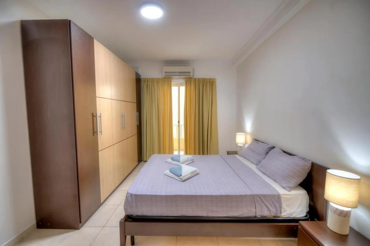 Large Seafront 3 Bedroom Apartment In The Heart Of Sliema - Mmai1-2 Malta