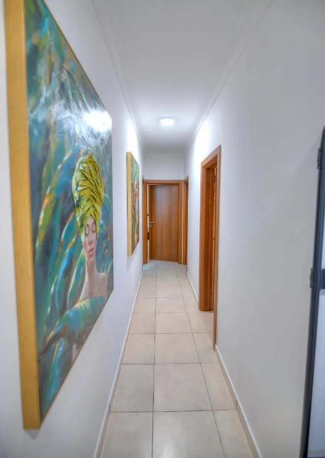 Large Seafront 3 Bedroom Apartment In The Heart Of Sliema - Mmai1-2