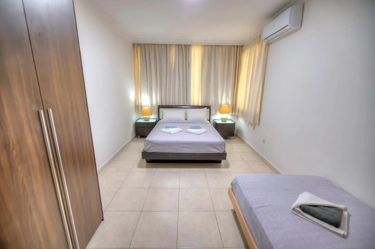 Large Seafront 3 Bedroom Apartment In The Heart Of Sliema - Mmai1-2