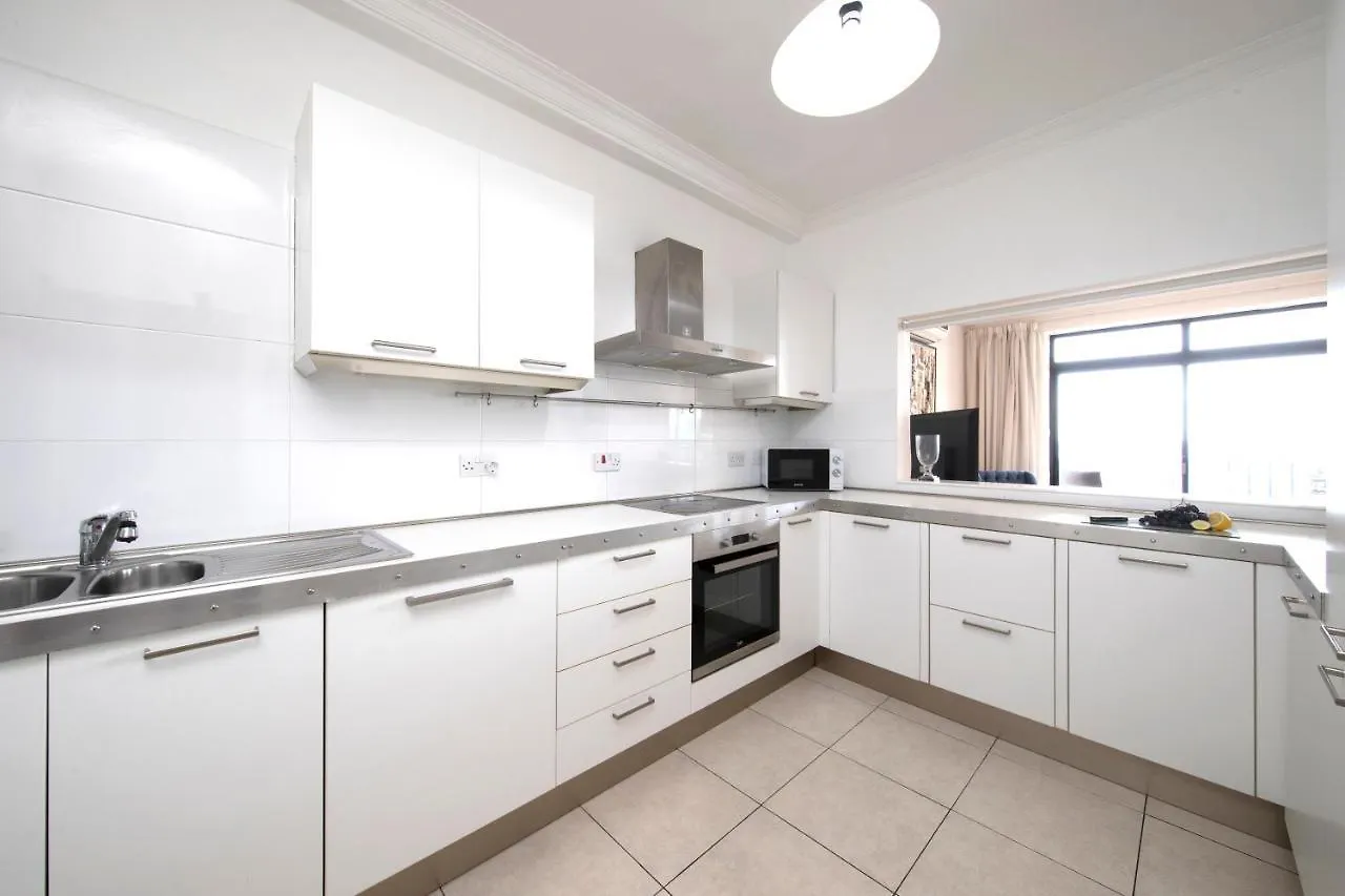 Large Seafront 3 Bedroom Apartment In The Heart Of Sliema - Mmai1-2