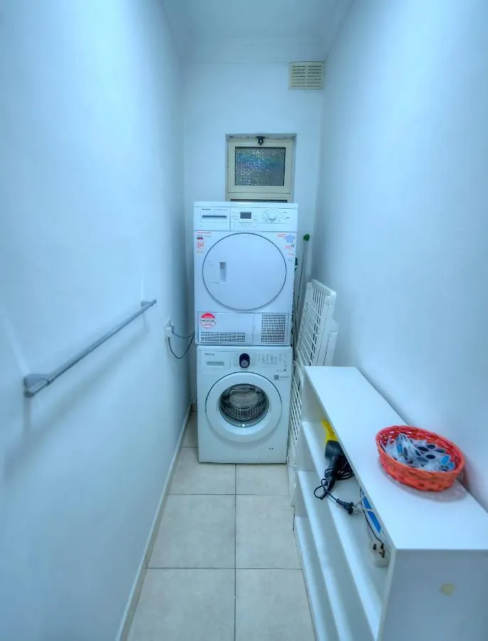 Large Seafront 3 Bedroom Apartment In The Heart Of Sliema - Mmai1-2